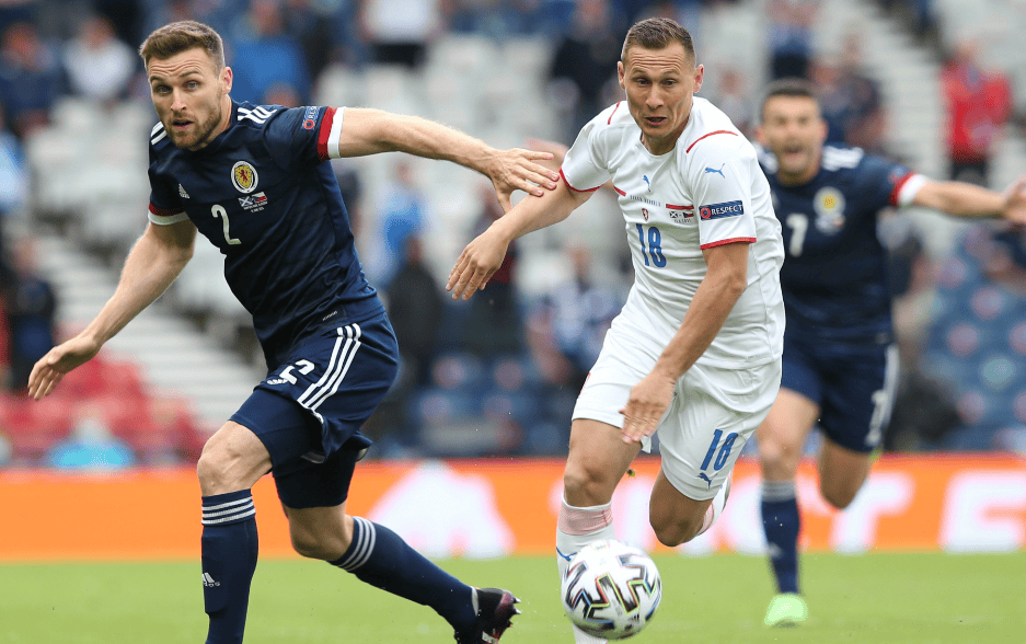 【九游下载】捷克队逆袭晋级，克罗地亚队与之争夺冠军(图2)